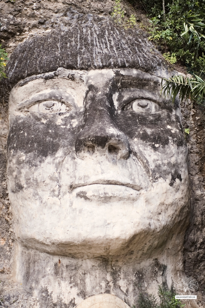 Photo of La Cara del Indio. A sculpture of a Taino chief. 